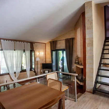 Villa Elegant Marlon With Shared Pool Near Sani *