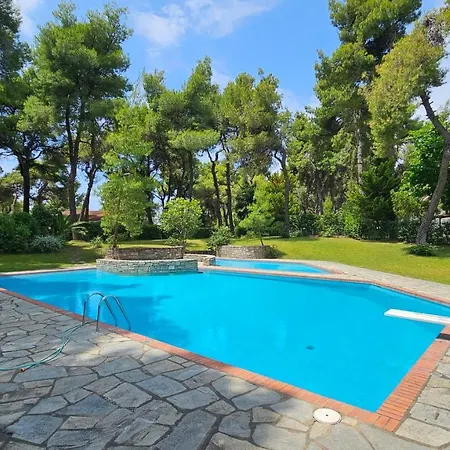 Villa Elegant Marlon With Shared Pool Near Sani *