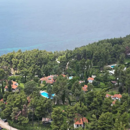 Elegant Marlon With Shared Pool Near Sani *