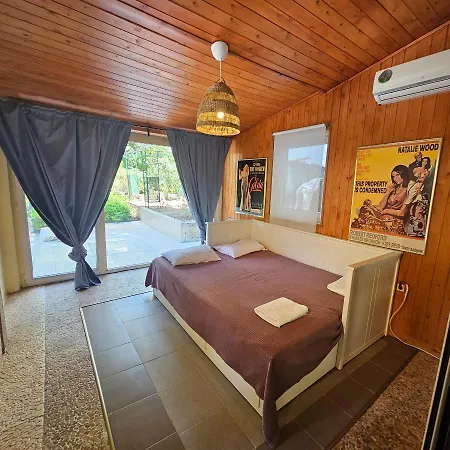 Elegant Marlon With Shared Pool Near Sani *